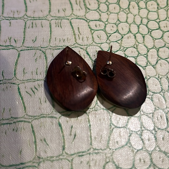 14K post Koa Earrings - Picture 2 of 2